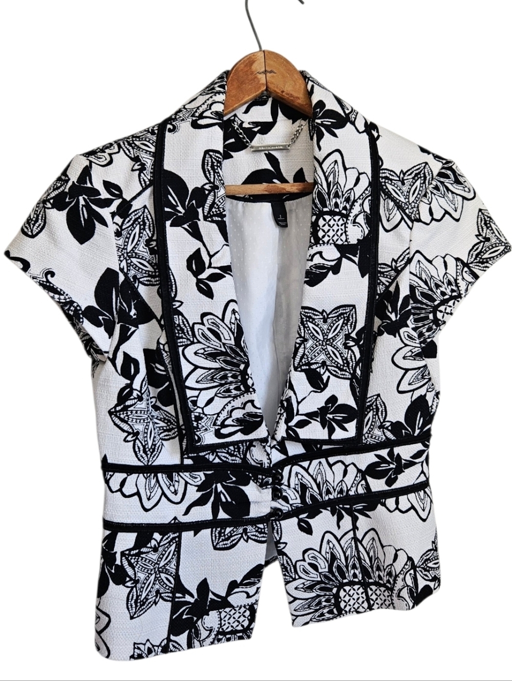 White House Black Market Black and White Floral Jacket, Size 2